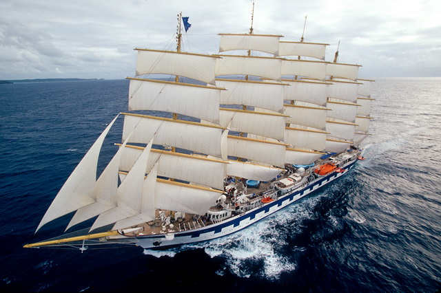 Парусник Royal Clipper