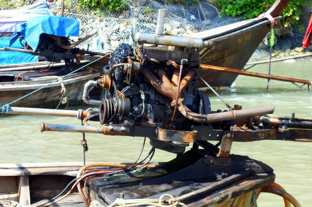 Двигатель традиционного тайского лонгтейла